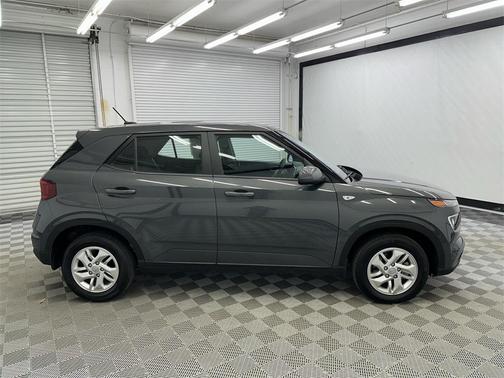 2025 Hyundai VENUE SE