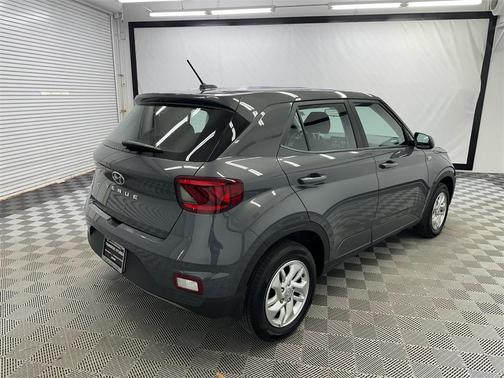 2025 Hyundai VENUE SE