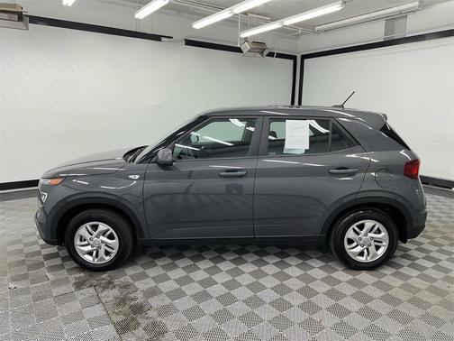 2025 Hyundai VENUE SE