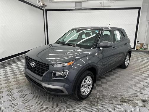 2025 Hyundai VENUE SE