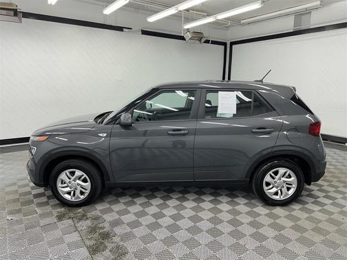 2025 Hyundai VENUE SE