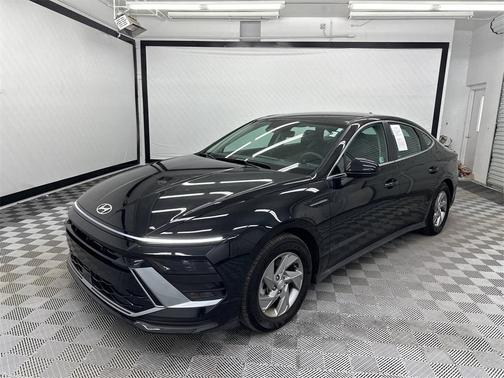2025 Hyundai SONATA SE