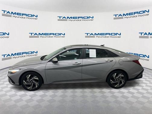 Fluid Metal 2025 Hyundai ELANTRA SEL