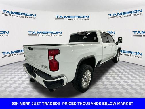 Summit White 2022 Chevrolet Silverado 2500 High Country