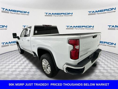 Summit White 2022 Chevrolet Silverado 2500 High Country