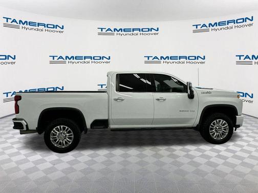 Summit White 2022 Chevrolet Silverado 2500 High Country