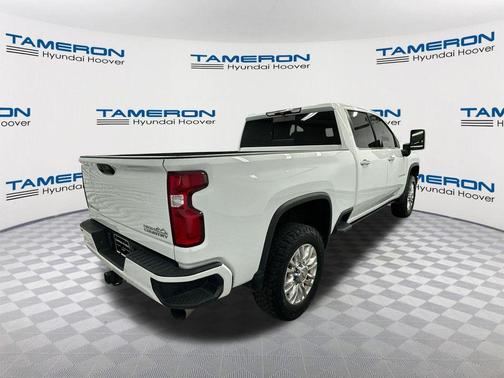 Summit White 2022 Chevrolet Silverado 2500 High Country