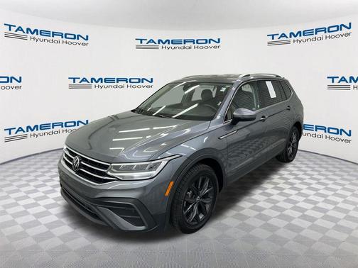 Platinum Gray Metallic 2024 Volkswagen Tiguan 2.0T SE