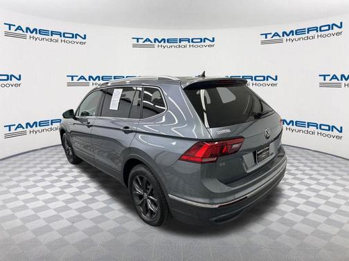 Platinum Gray Metallic 2024 Volkswagen Tiguan 2.0T SE
