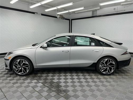 2025 Hyundai IONIQ 6 SEL