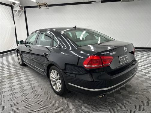 2013 Volkswagen Passat 2.5 SEL Premium