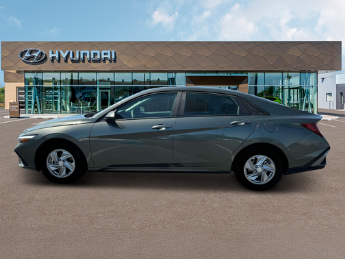 2025 Hyundai ELANTRA SE