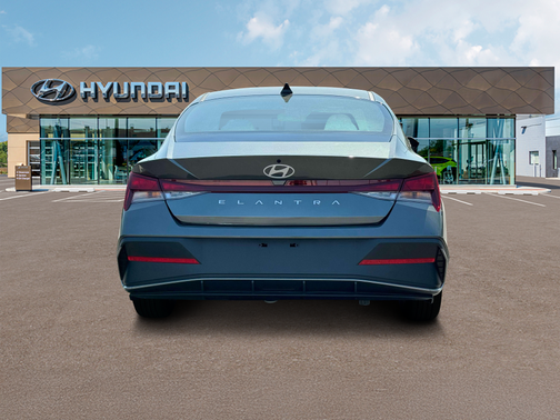2025 Hyundai ELANTRA SE