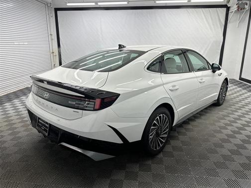 2025 Hyundai SONATA Hybrid SE