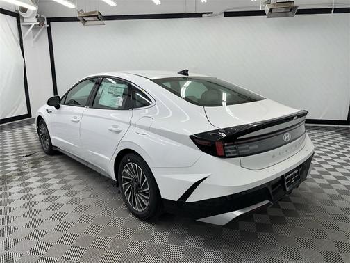 2025 Hyundai SONATA Hybrid SE