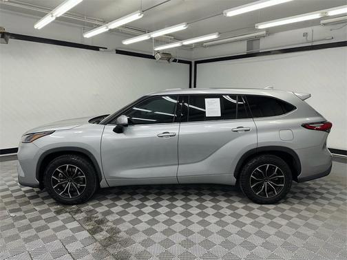 2021 Toyota Highlander LE