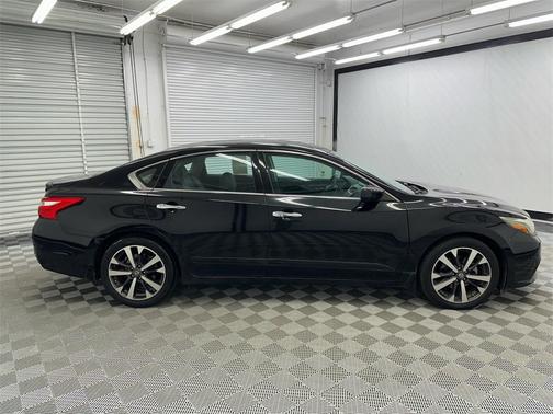 2016 Nissan Altima 2.5 SR