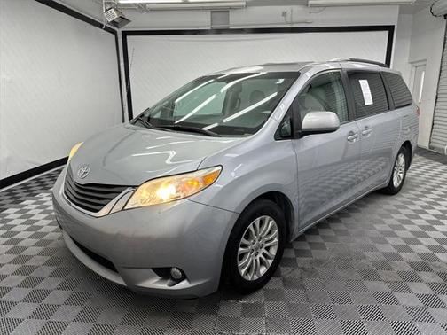 2014 Toyota Sienna XLE