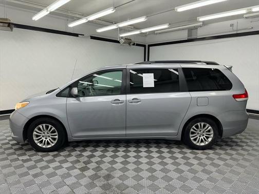 2014 Toyota Sienna XLE