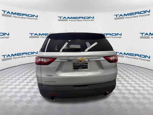 Silver Ice Metallic 2019 Chevrolet Traverse LS