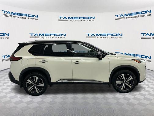Pearl White Tricoat/Super Black 2021 Nissan Rogue Platinum