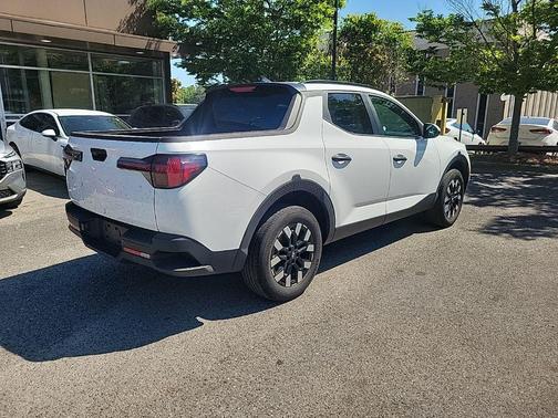 Atlas White 2025 Hyundai SANTA CRUZ SEL