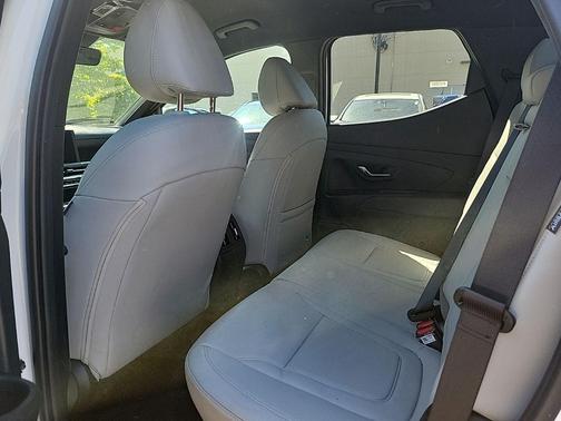 Atlas White 2025 Hyundai SANTA CRUZ SEL