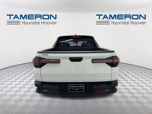 Atlas White 2025 Hyundai SANTA CRUZ SEL