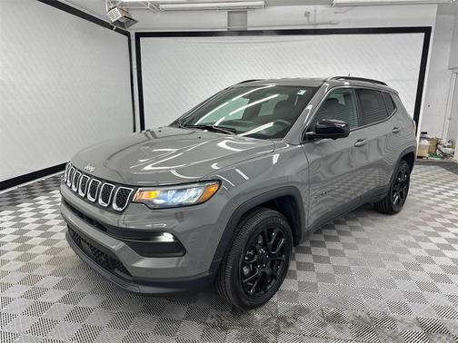 2023 Jeep Compass Latitude Lux