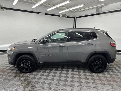 2023 Jeep Compass Latitude Lux