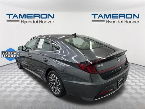 2022 Hyundai SONATA Hybrid SE