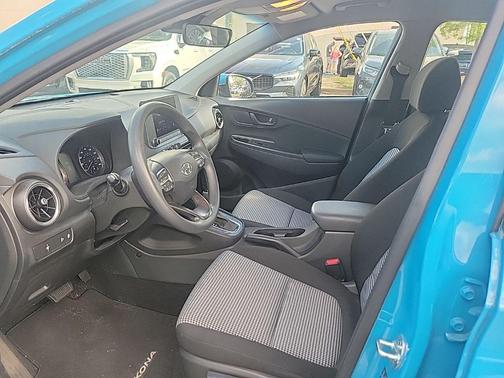 2022 Hyundai KONA SE