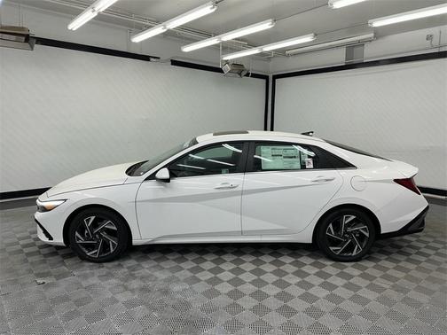 2025 Hyundai ELANTRA SEL