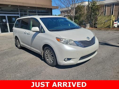 2017 Toyota Sienna XLE