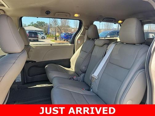 2017 Toyota Sienna XLE