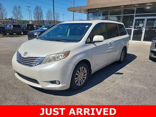 2017 Toyota Sienna XLE