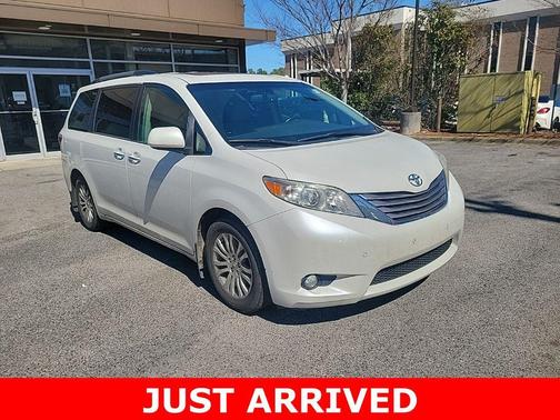 2017 Toyota Sienna XLE