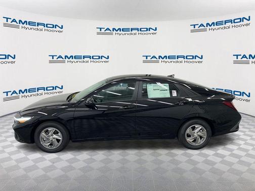 Abyss Black 2026 Hyundai ELANTRA SE
