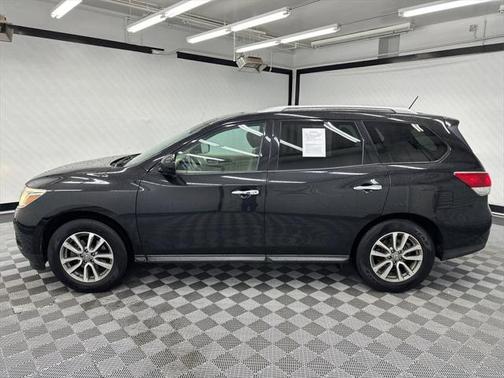2016 Nissan Pathfinder SV