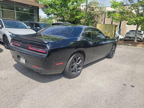 Pitch Black Clearcoat 2020 Dodge Challenger SXT