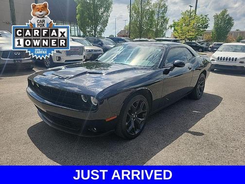 Pitch Black Clearcoat 2020 Dodge Challenger SXT