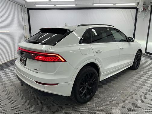 2021 Audi Q8 55 Premium