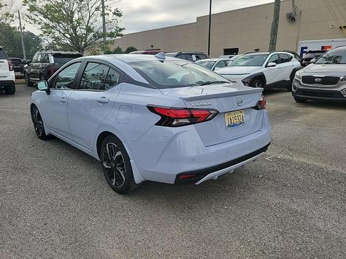 Gray Sky Pearl 2023 Nissan Versa 1.6 S