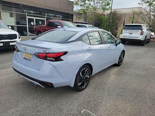 Gray Sky Pearl 2023 Nissan Versa 1.6 S