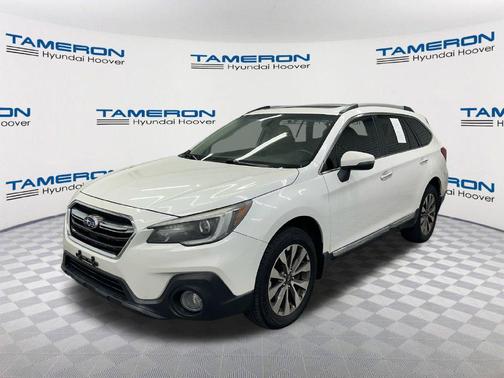 Crystal White Pearl 2019 Subaru Outback 2.5i Touring