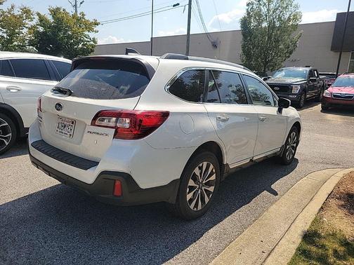 Crystal White Pearl 2019 Subaru Outback 2.5i Touring