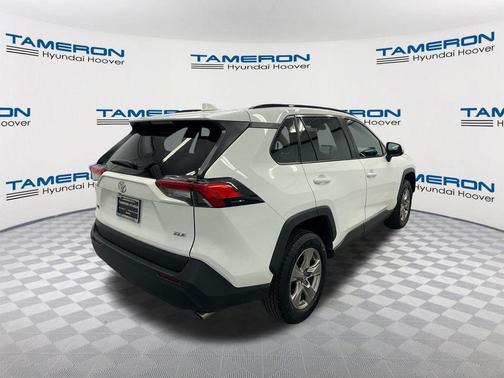 Ice Cap 2024 Toyota RAV4 XLE
