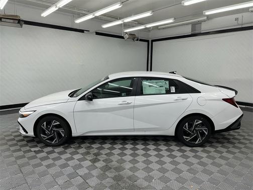 2025 Hyundai ELANTRA Sport