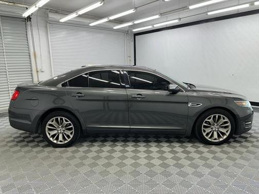 2018 Ford Taurus Limited