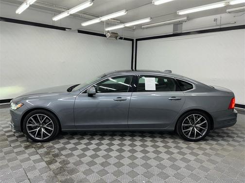 2018 Volvo S90 T6 Momentum